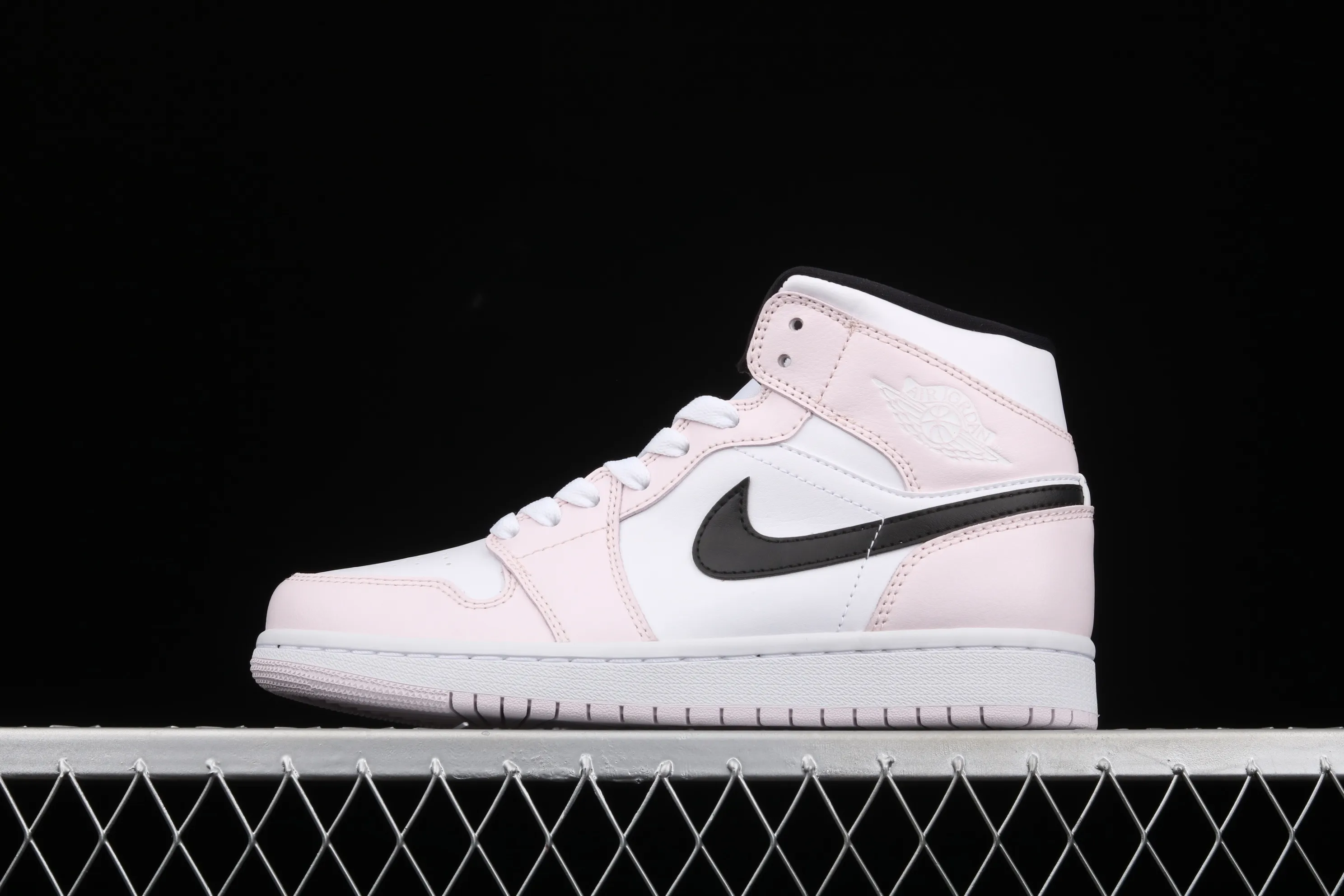 All categories Air Jordan Jordan series basketball shoes Air Jordan 1 Mid G version pure original Air Jordan 1 Mid AJ1 Joe 1 rose pink violet mid-top basketball shoes BQ6472-500